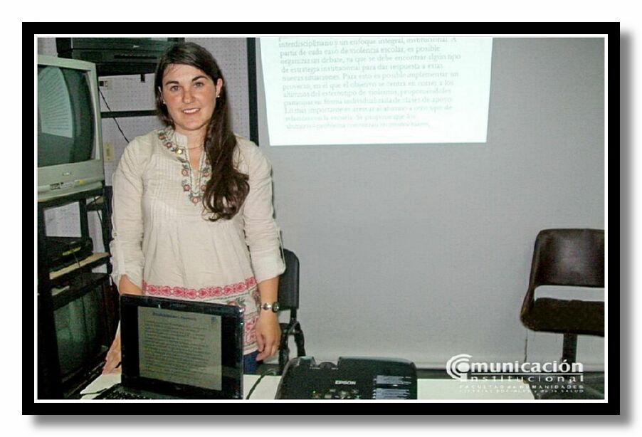Romina Tamborin present� su trabajo final el 16/04 titulado: �Violencia escolar. La Falta de capacitaci�n de los docentes para trabajar en entornos violentos. El caso de la Escuela X de Chivilcoy�